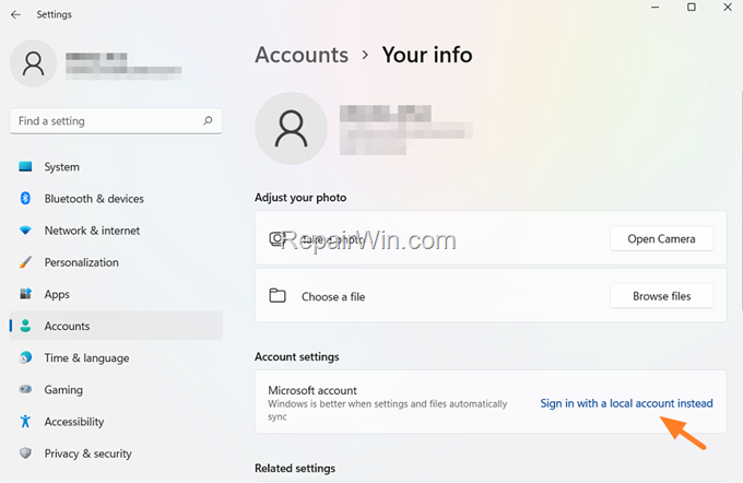 Sign to Windows 11 with a Local account.